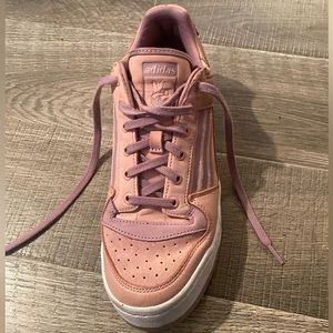 Adidas Forum Bold Womens Size 9 1/2 Casual Lifestyle Shoes Pink GY2072
